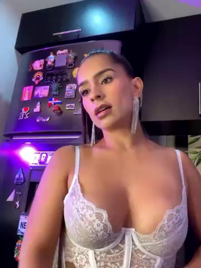 Mau_White