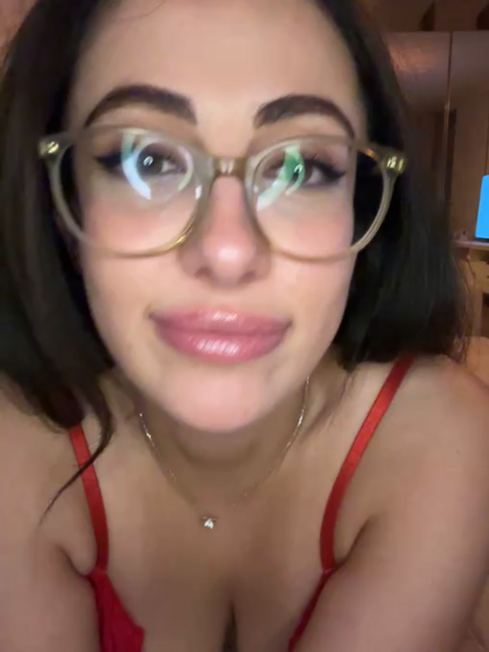 Mina_Khalifa
