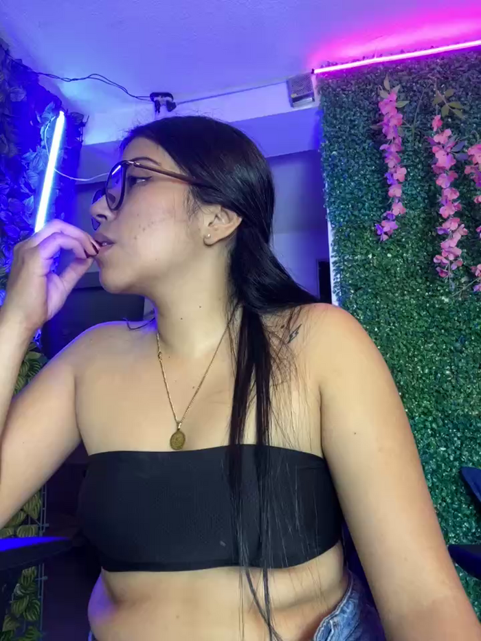 SaritaHot_69