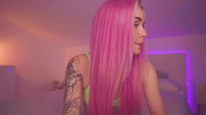 Sarah_Pink