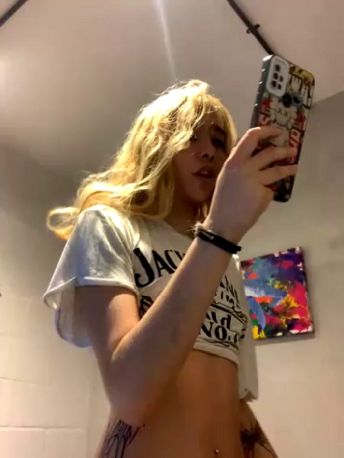 MIA_CUUTE-