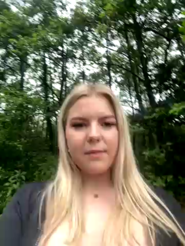 LaraBlond