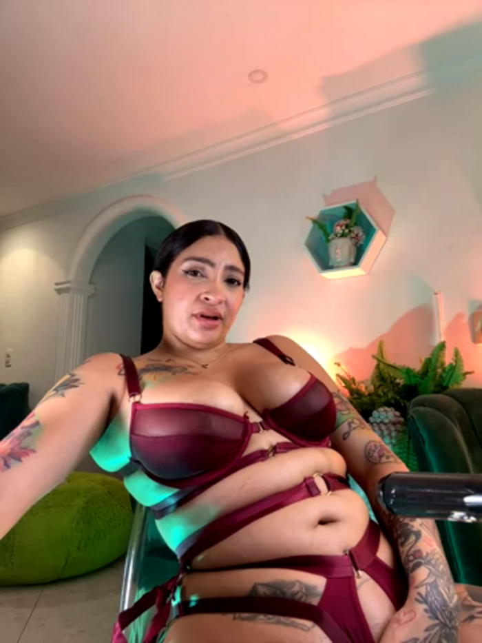 hollyshit_