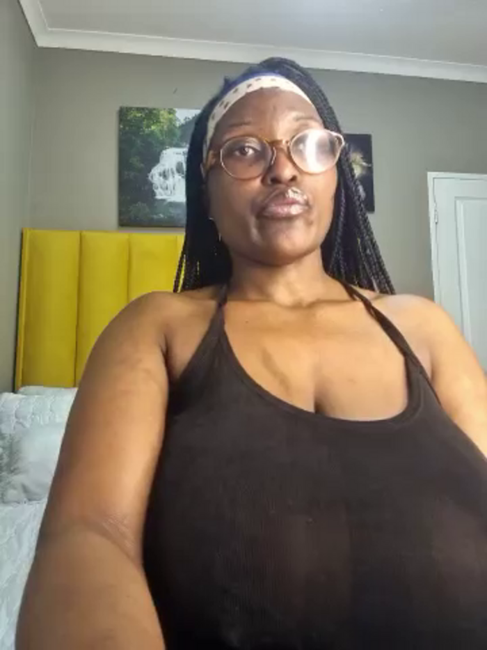 Bustygoddess32