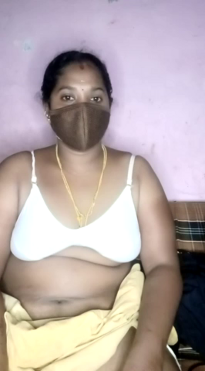 tamilvillagecouple1