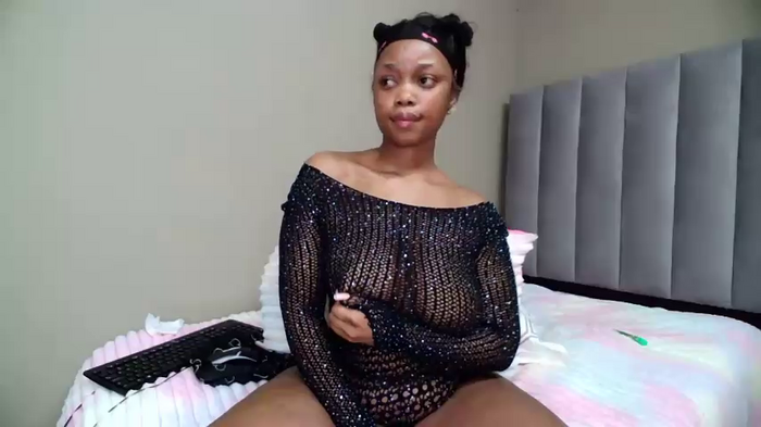 QueenTee23