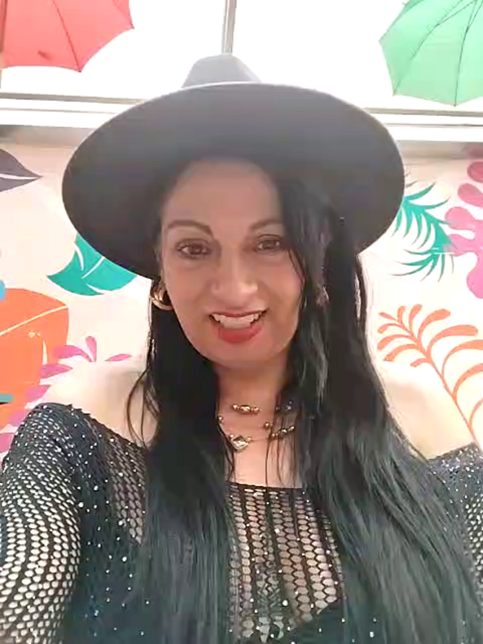 Violeta-Saenz