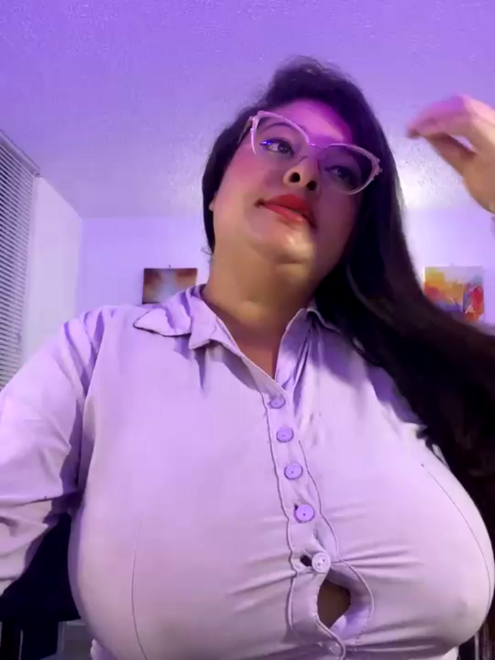 MiiaaJoness