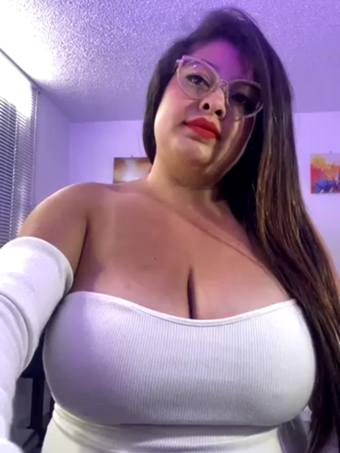 MiiaaJoness