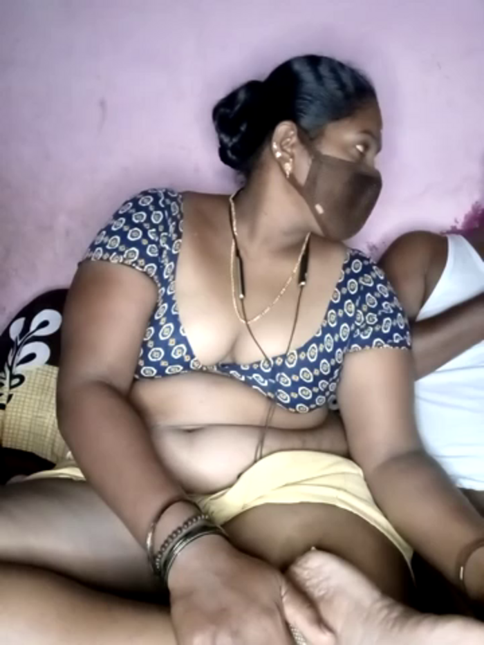 tamilvillagecouple1