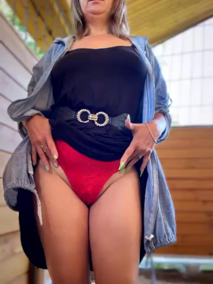 NAUGHTY-MILENA