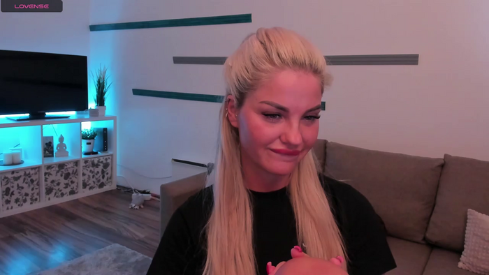Nia_Blondie_X