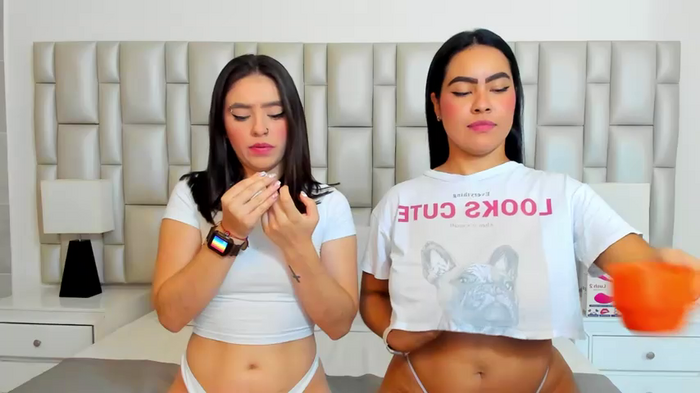 paola_katy_dicks