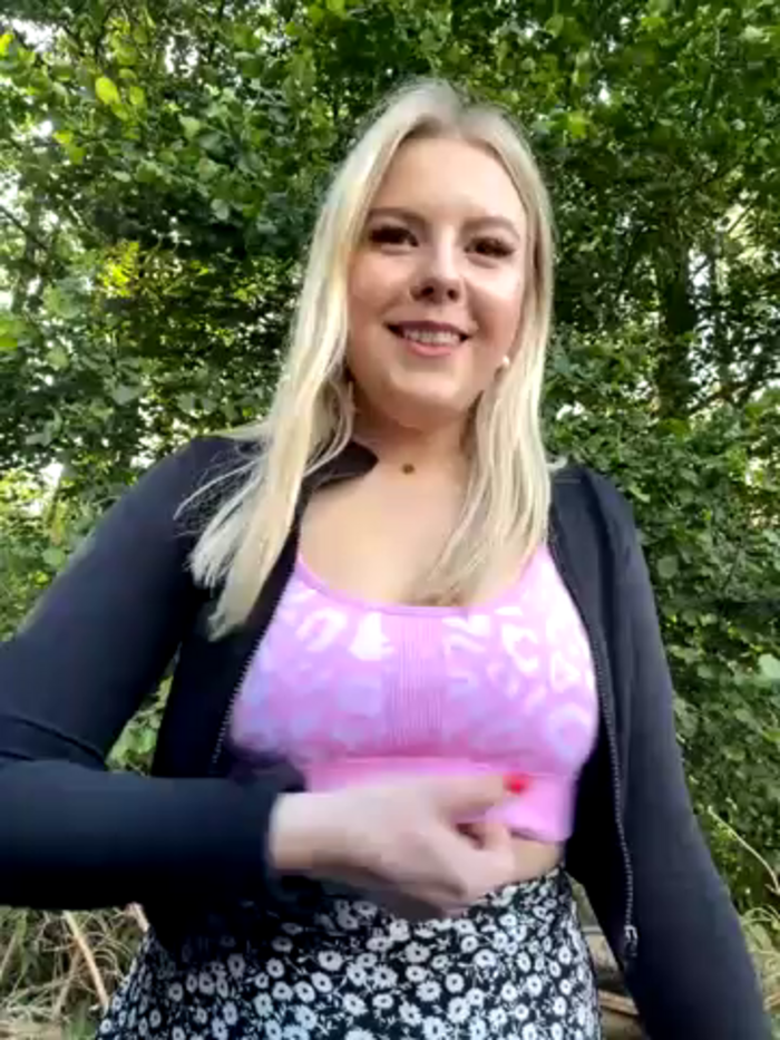 LaraBlond