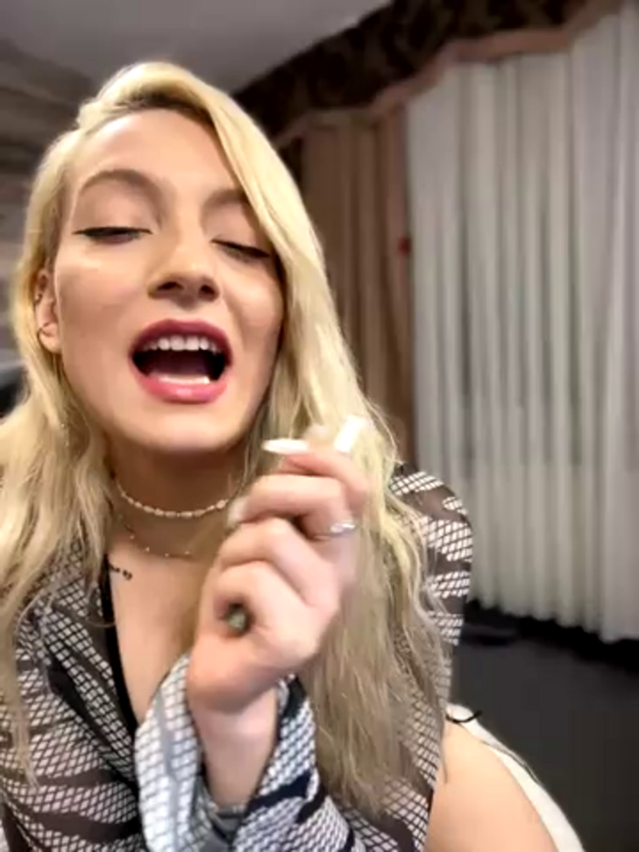 Ella_Charm