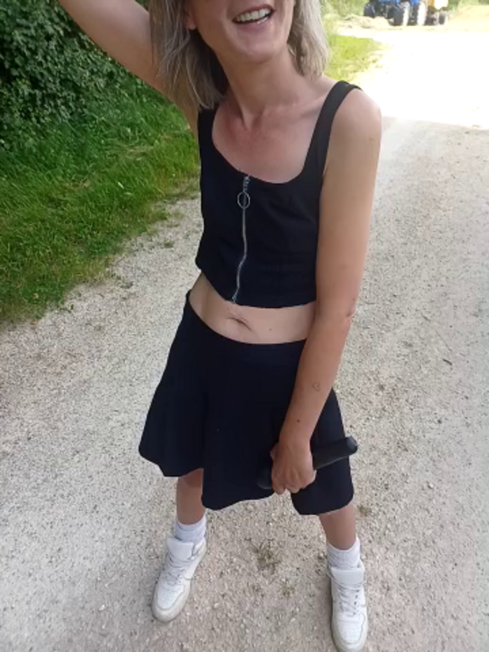Timide_girl2