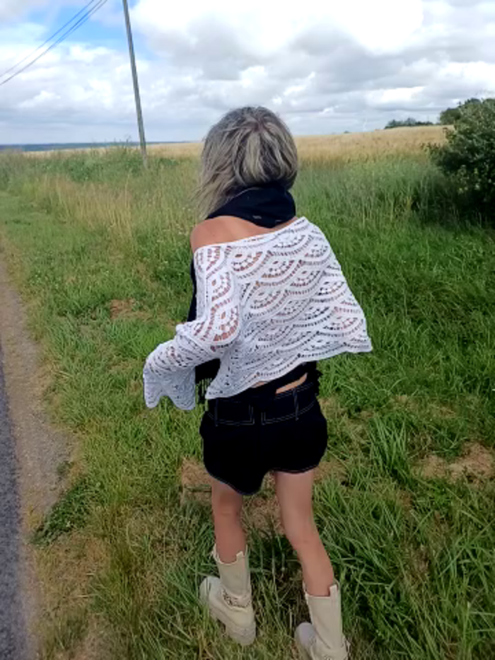Timide_girl2