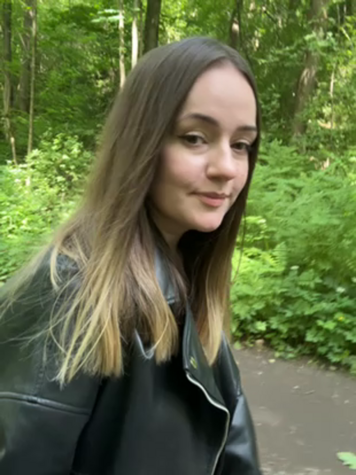 WalkingGirl