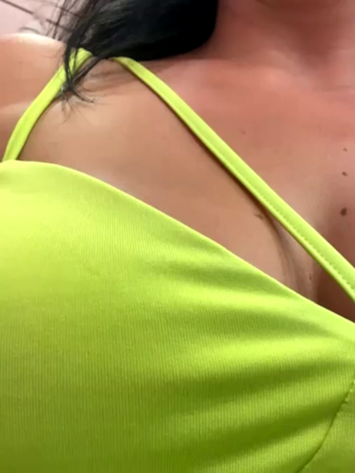 Young_hot_mom