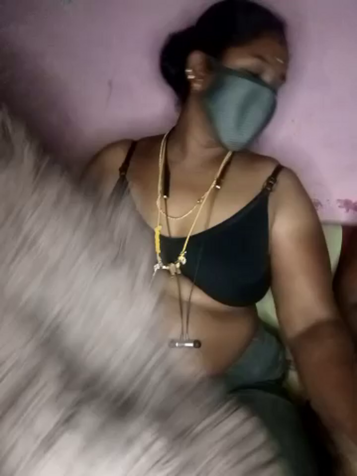 tamilvillagecouple1