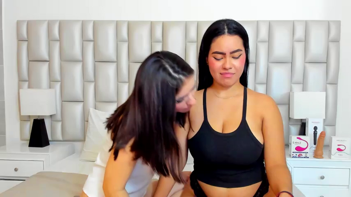 paola_katy_dicks