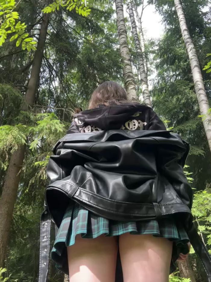 WalkingGirl
