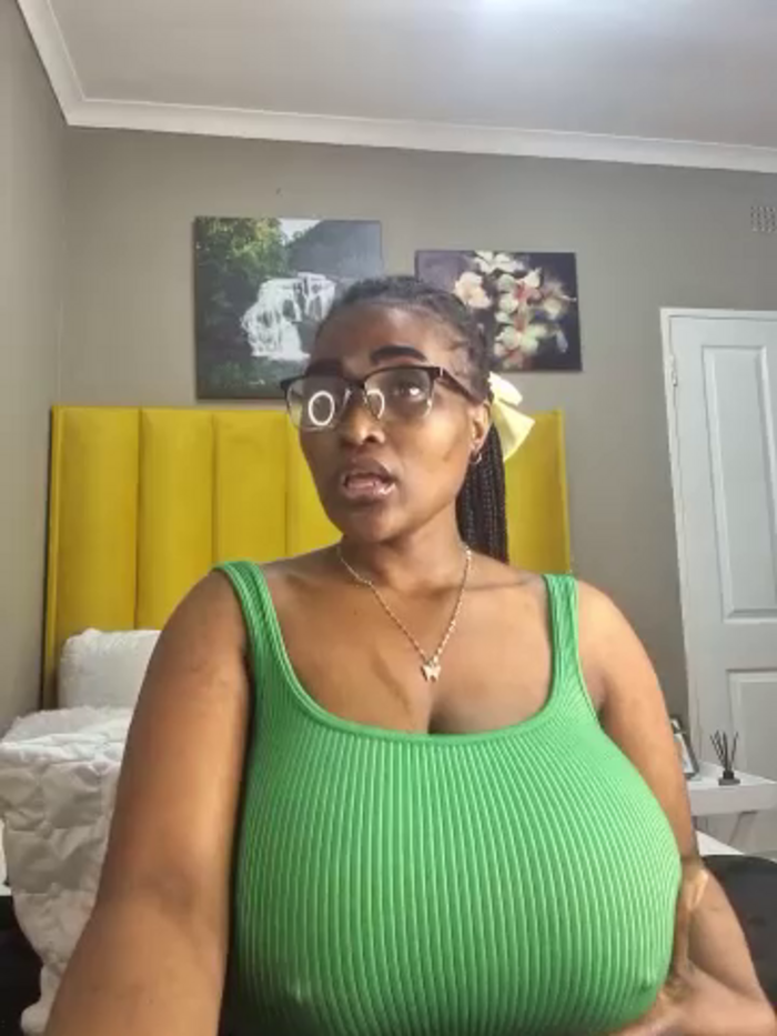 Bustygoddess32