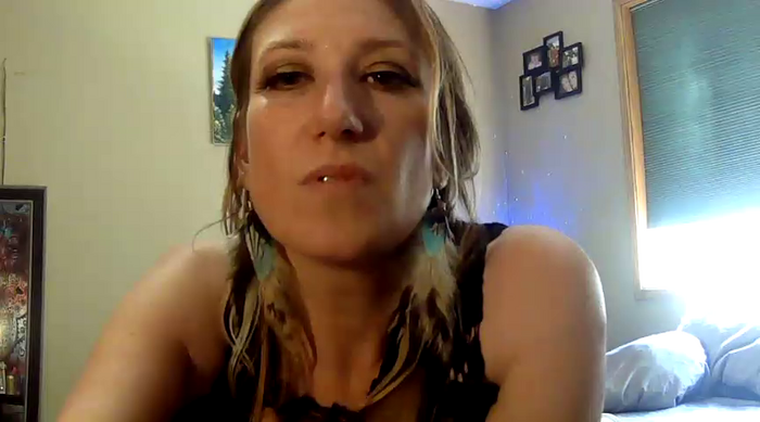 lilyhornyhousewife