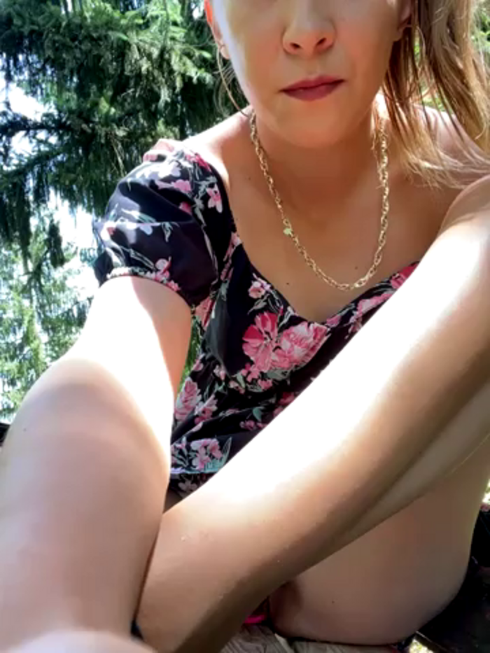 Risky_girl23