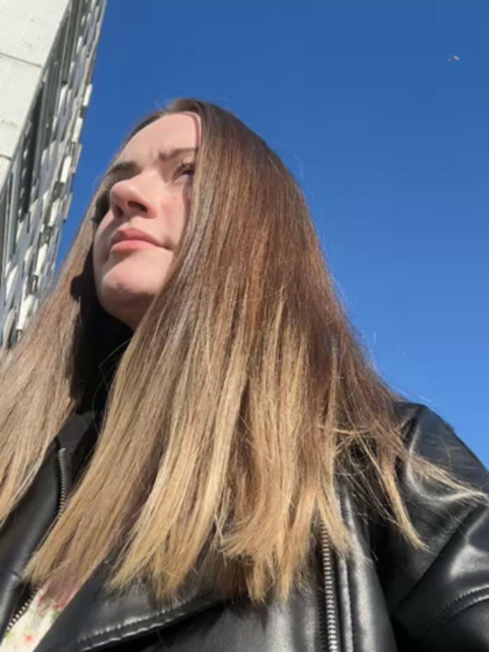 WalkingGirl