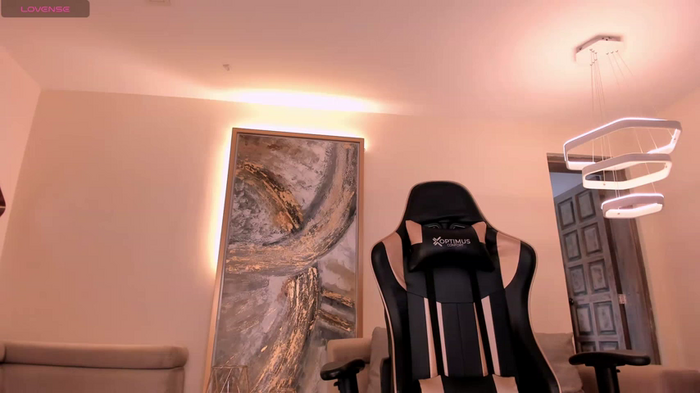 LaraBaker