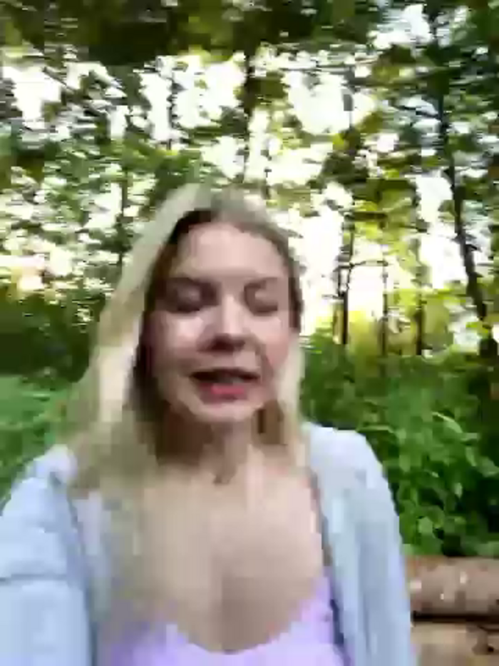 LaraBlond