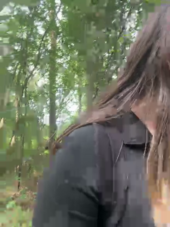 WalkingGirl