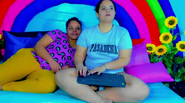 brunnette_hot
