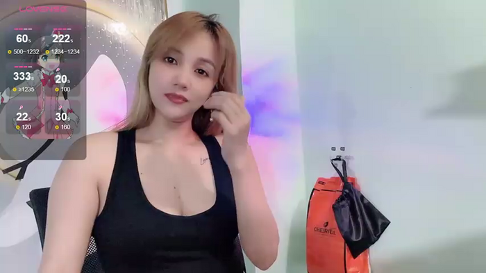 KellyPham22