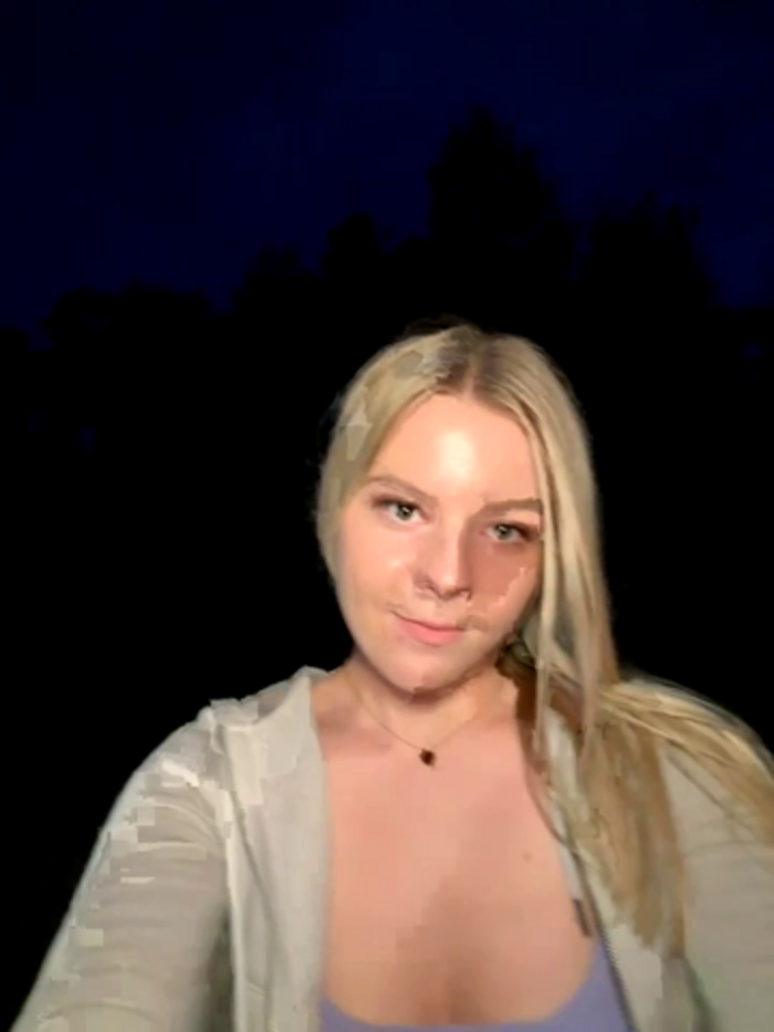 LaraBlond