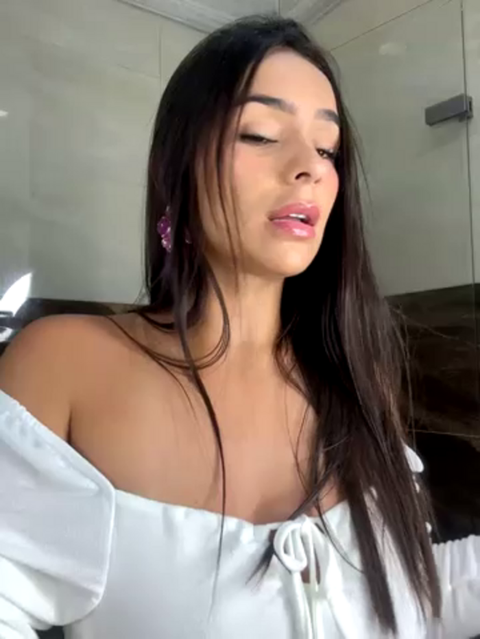 Mau_White