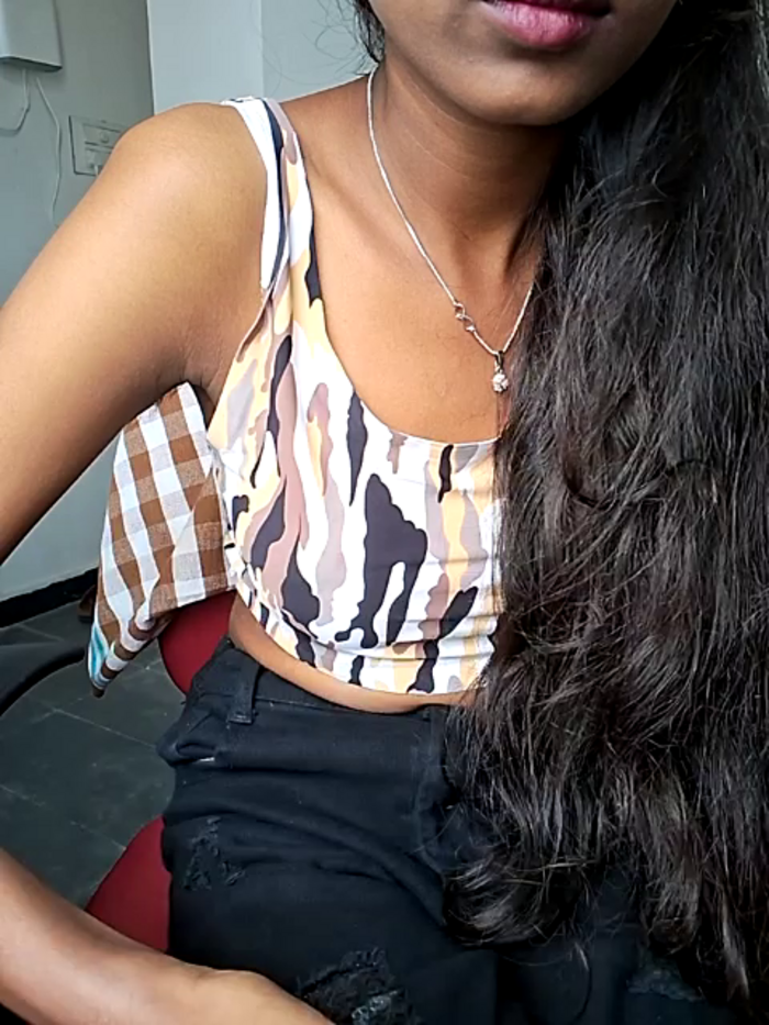 Hansika_21