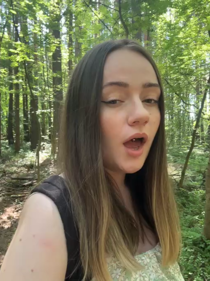 WalkingGirl