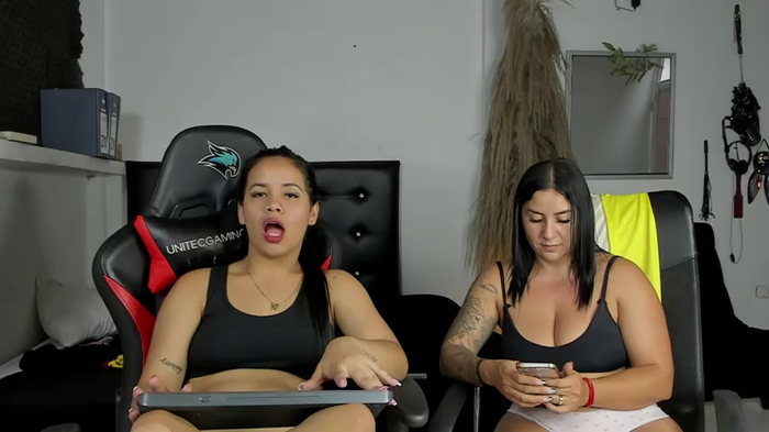 CoupleBigAss