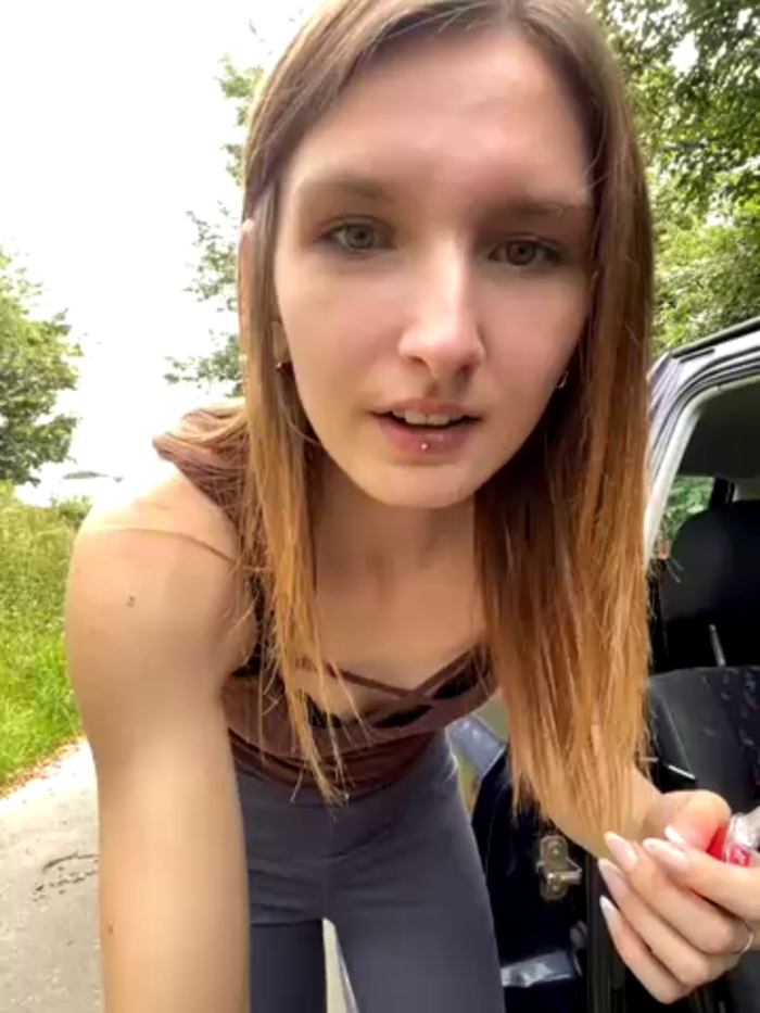 AnnyBelle_