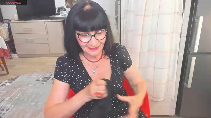 Tina_Joness