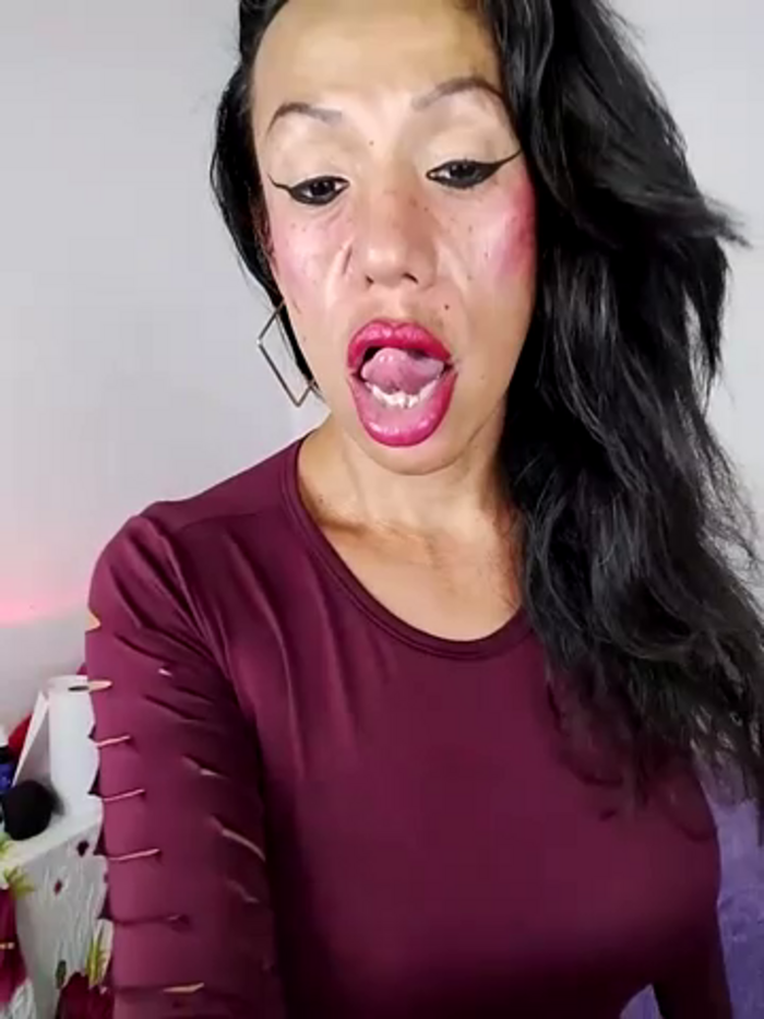 YOURSDEBORA