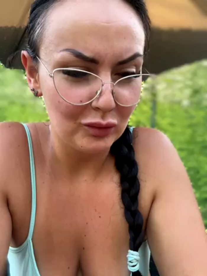Young_hot_mom