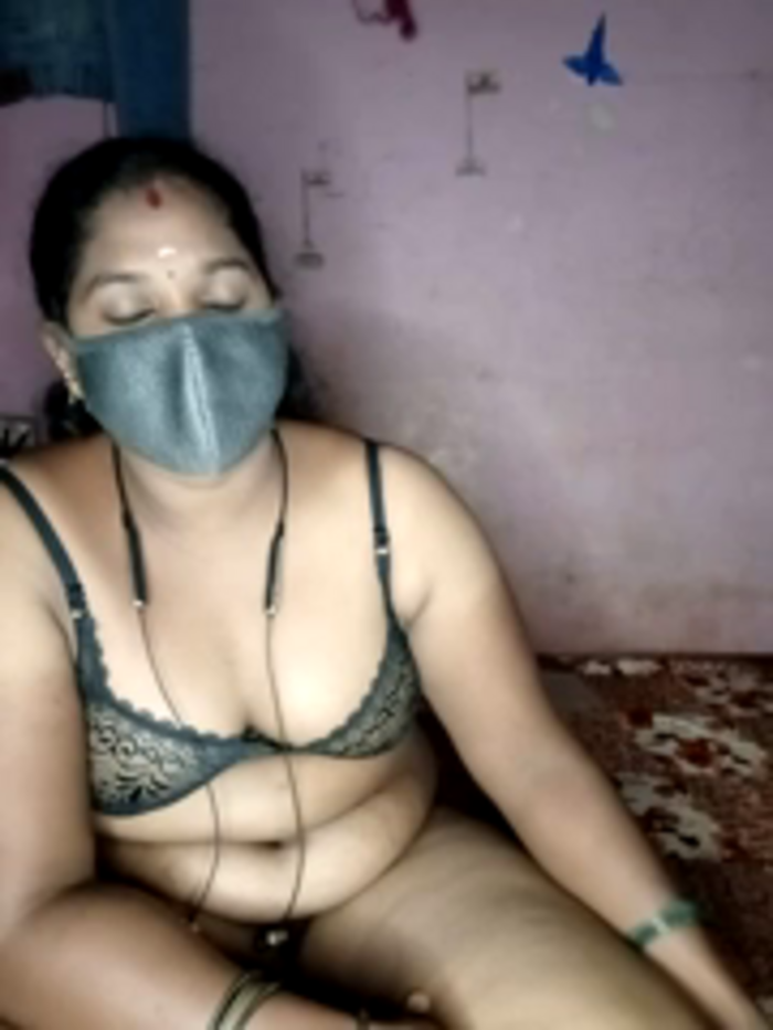 tamilvillagecouple1