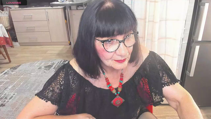 Tina_Joness