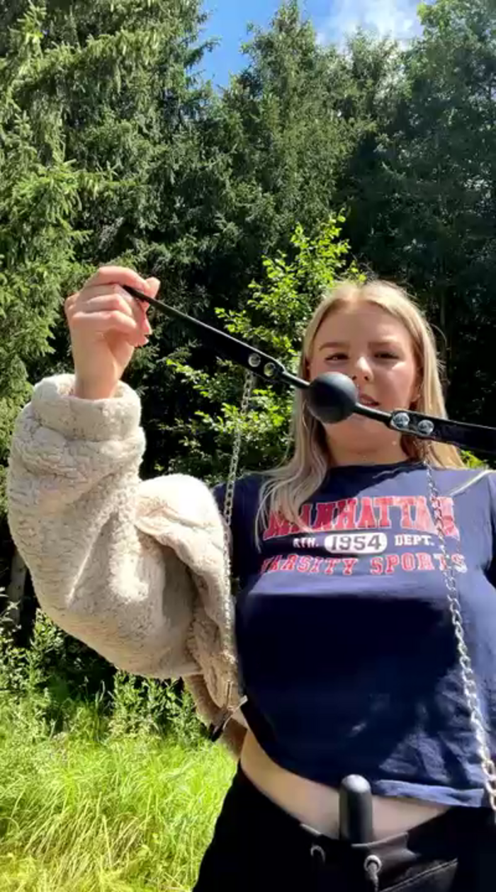 LaraBlond