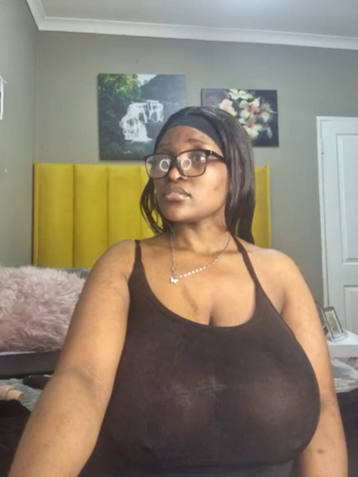 Bustygoddess32