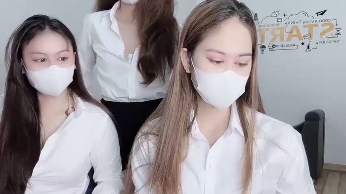 Mono-Stewardesss