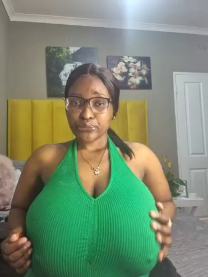Bustygoddess32